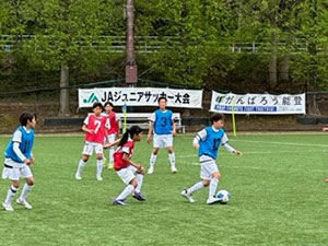 熱戦を繰り広げる選手たち